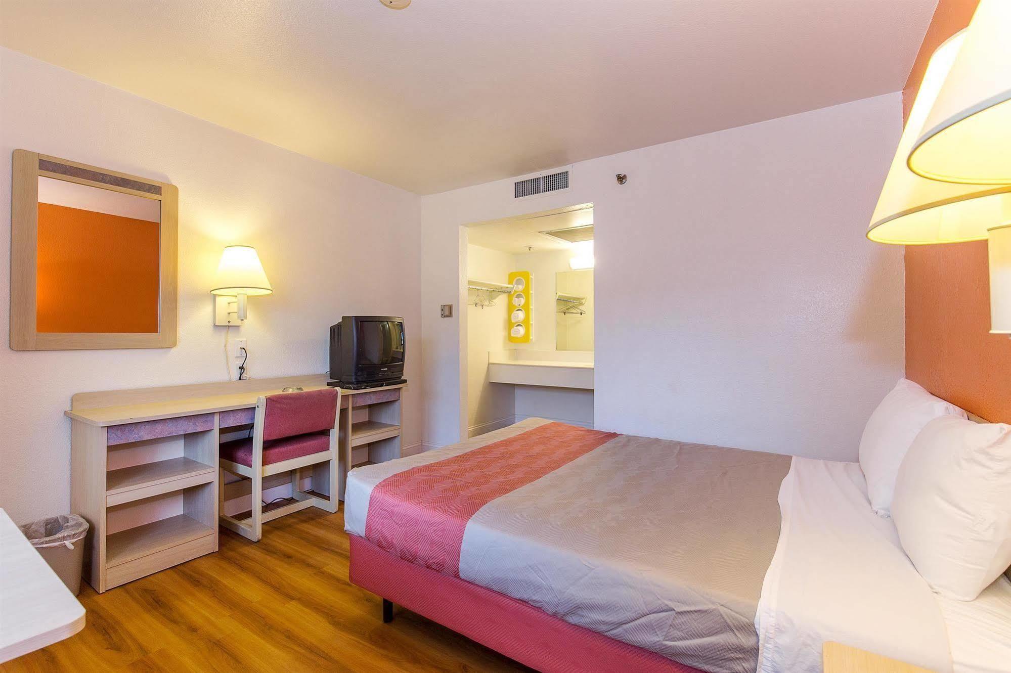 Motel 6 Vallejo - Maritime North Dış mekan fotoğraf