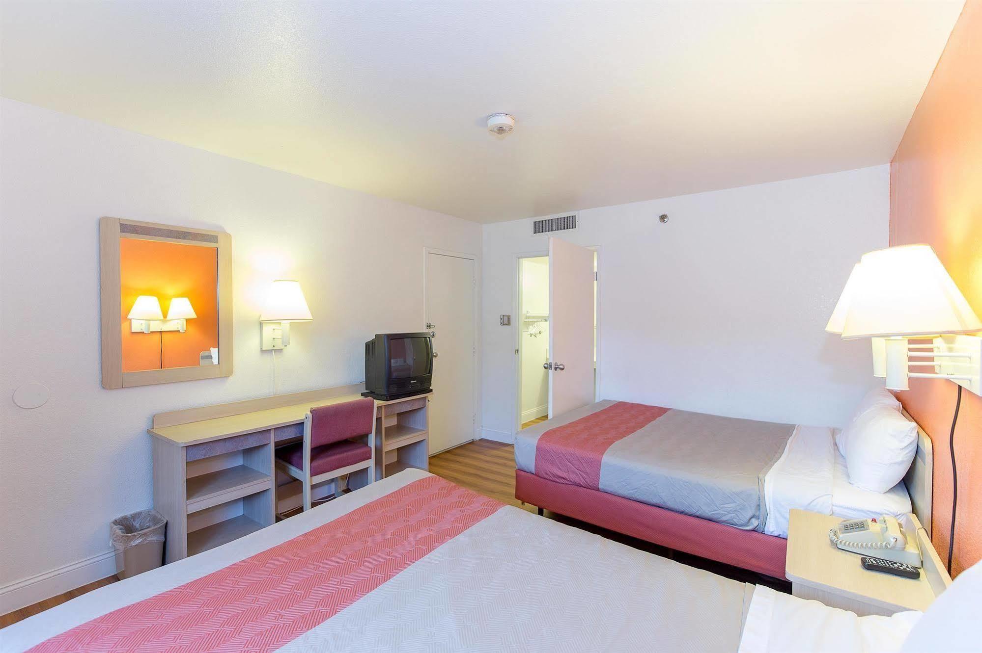 Motel 6 Vallejo - Maritime North Dış mekan fotoğraf
