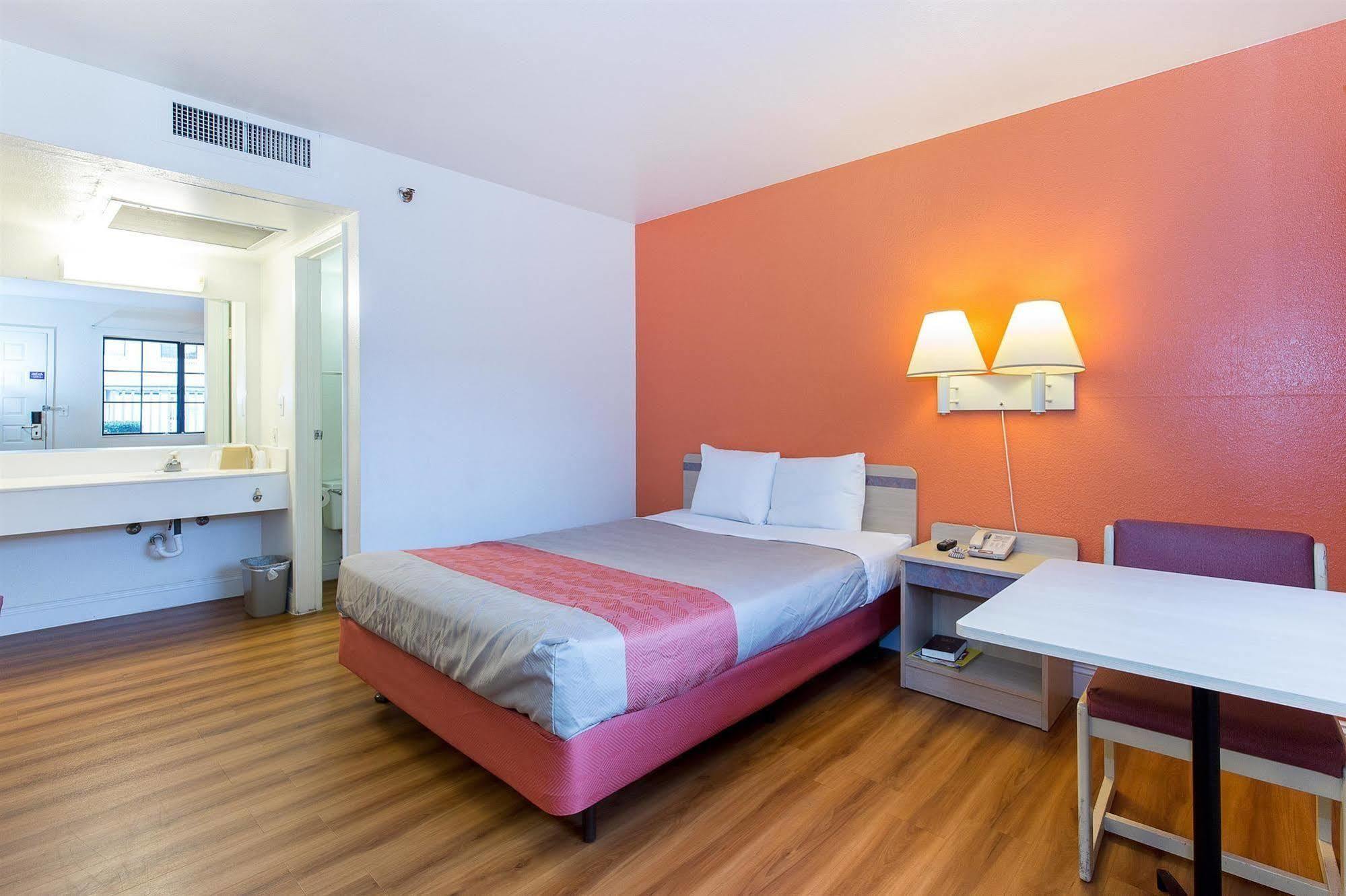 Motel 6 Vallejo - Maritime North Dış mekan fotoğraf
